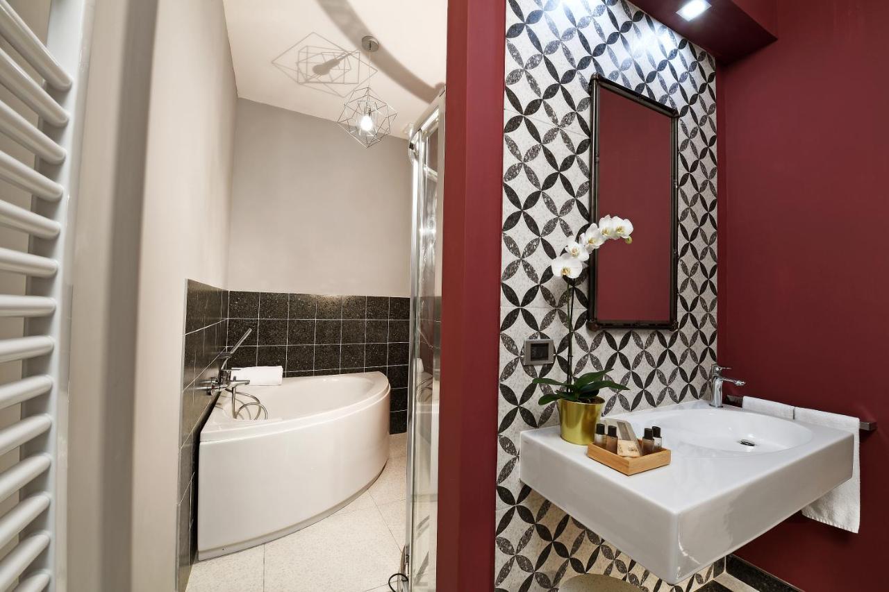 Panoramic Villa Garassino - Country Rooms And Fine Restaurant Treiso Exterior photo
