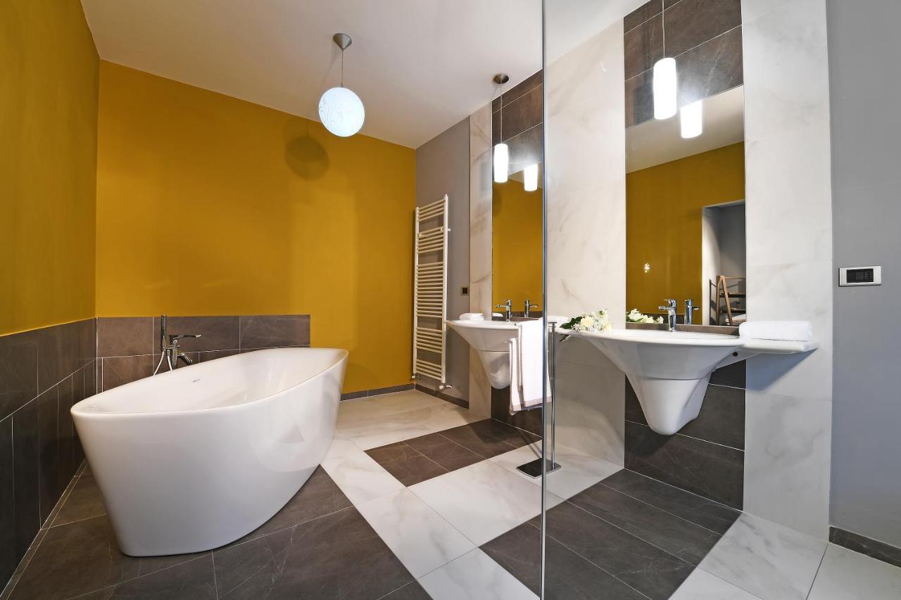 Panoramic Villa Garassino - Country Rooms And Fine Restaurant Treiso Exterior photo