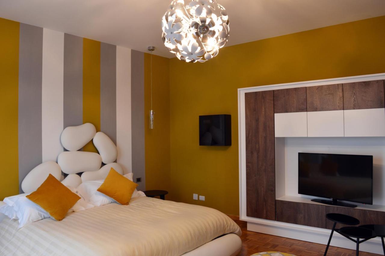 Panoramic Villa Garassino - Country Rooms And Fine Restaurant Treiso Exterior photo
