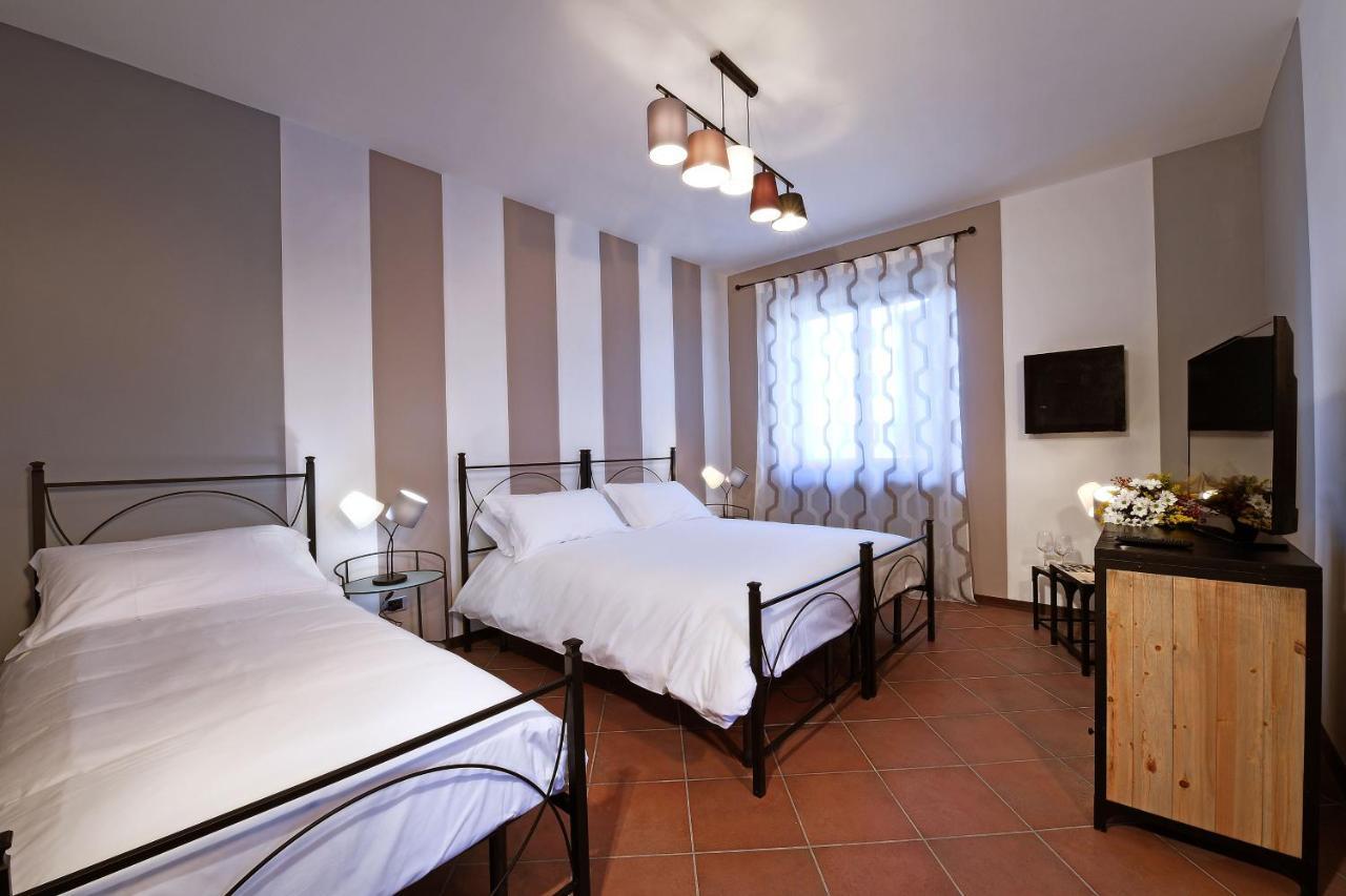 Panoramic Villa Garassino - Country Rooms And Fine Restaurant Treiso Exterior photo