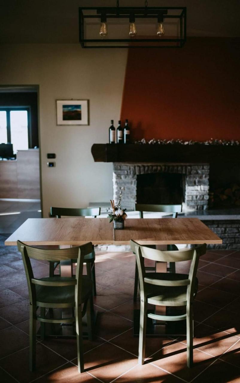 Panoramic Villa Garassino - Country Rooms And Fine Restaurant Treiso Exterior photo