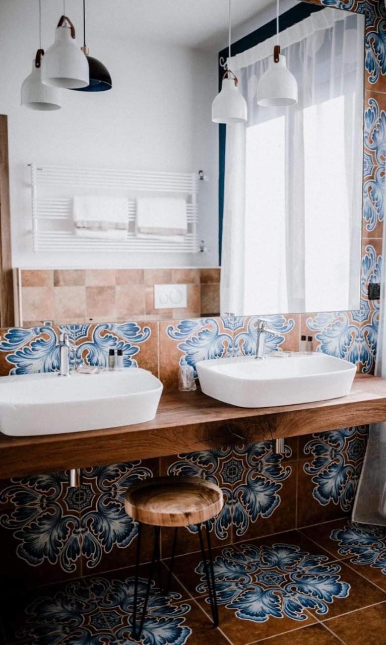 Panoramic Villa Garassino - Country Rooms And Fine Restaurant Treiso Exterior photo