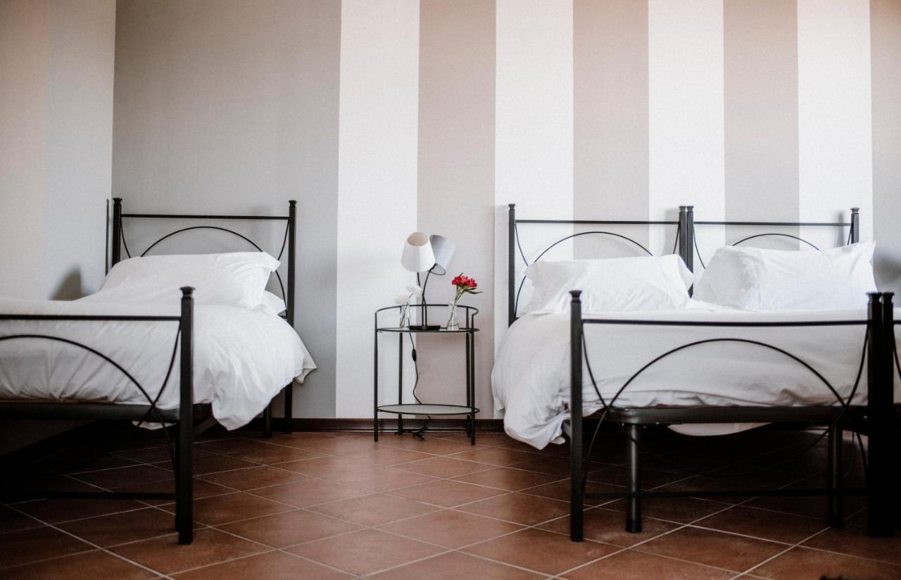 Panoramic Villa Garassino - Country Rooms And Fine Restaurant Treiso Exterior photo