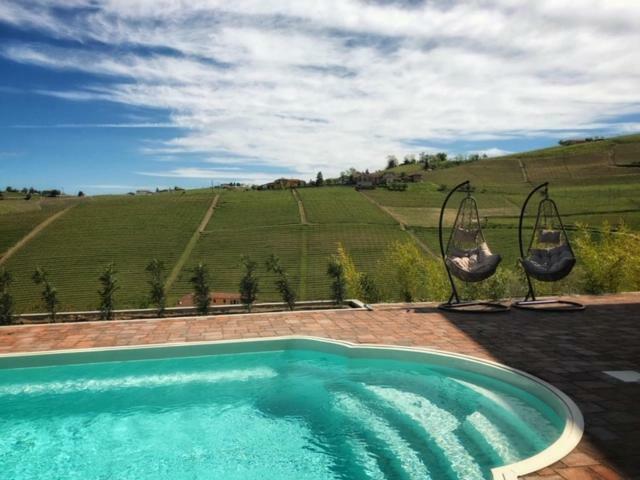 Panoramic Villa Garassino - Country Rooms And Fine Restaurant Treiso Exterior photo